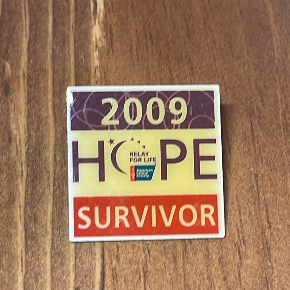 This listing is for a 2009 American Cancer Society Relay For Life Hope Survivor